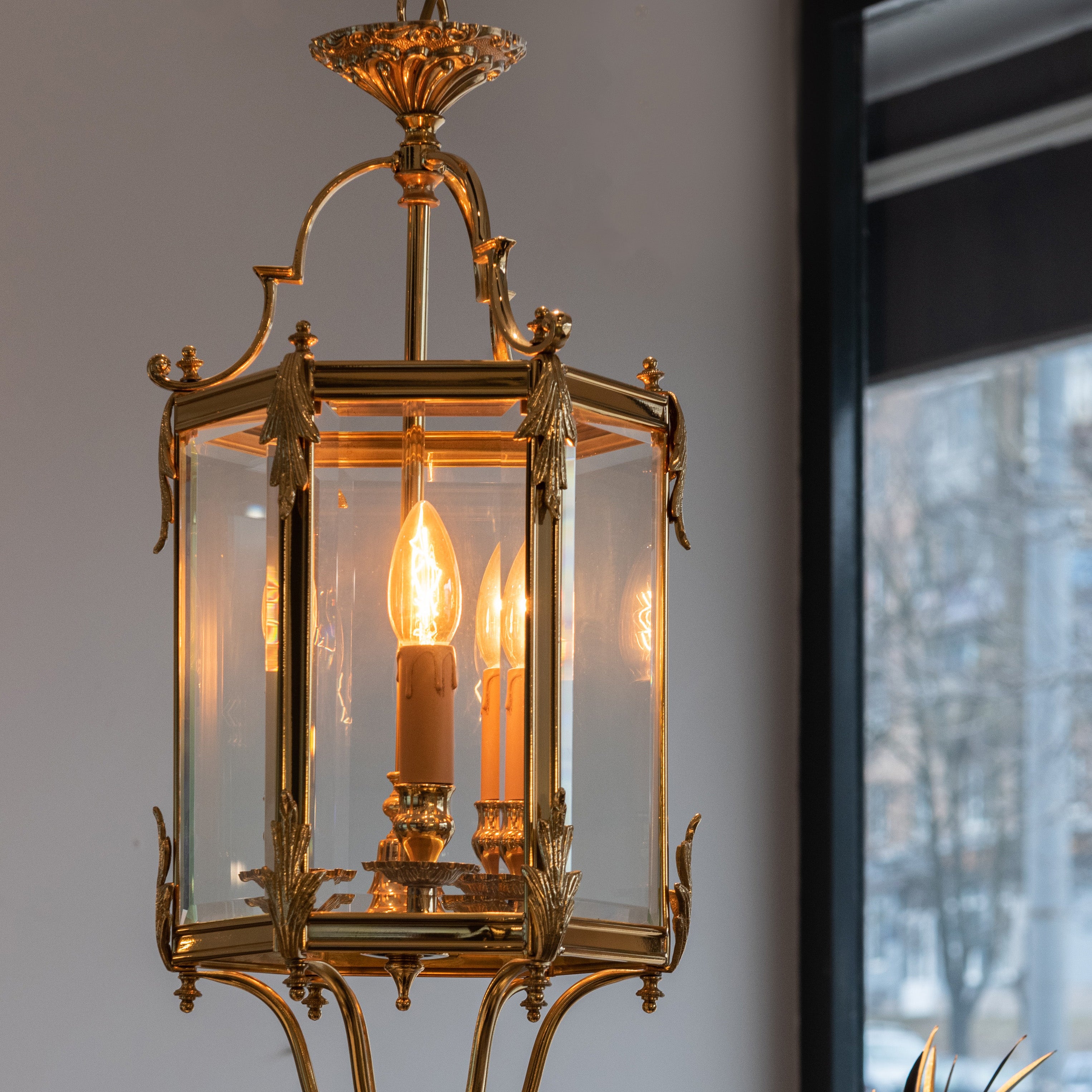 PERIOD STYLE LIGHTING