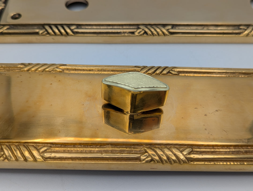 ##Antique Hardware## Open Box Sale Item Ribbon & Reed Oval Deadbolt Entryway Set with White Porcelain Knobs (Polished Brass Finish)